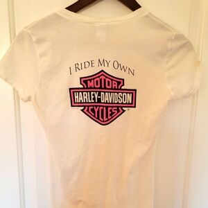 🖤 Harley-Davidson 'I Ride My Own' Tee – Empowering Women’s Biker Shirt